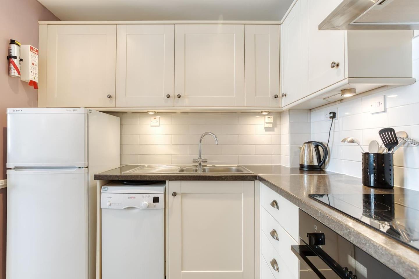 West Port - 2Br In The Heart Of The Old Town Just Off The Grassmarket Edinburgh Ngoại thất bức ảnh