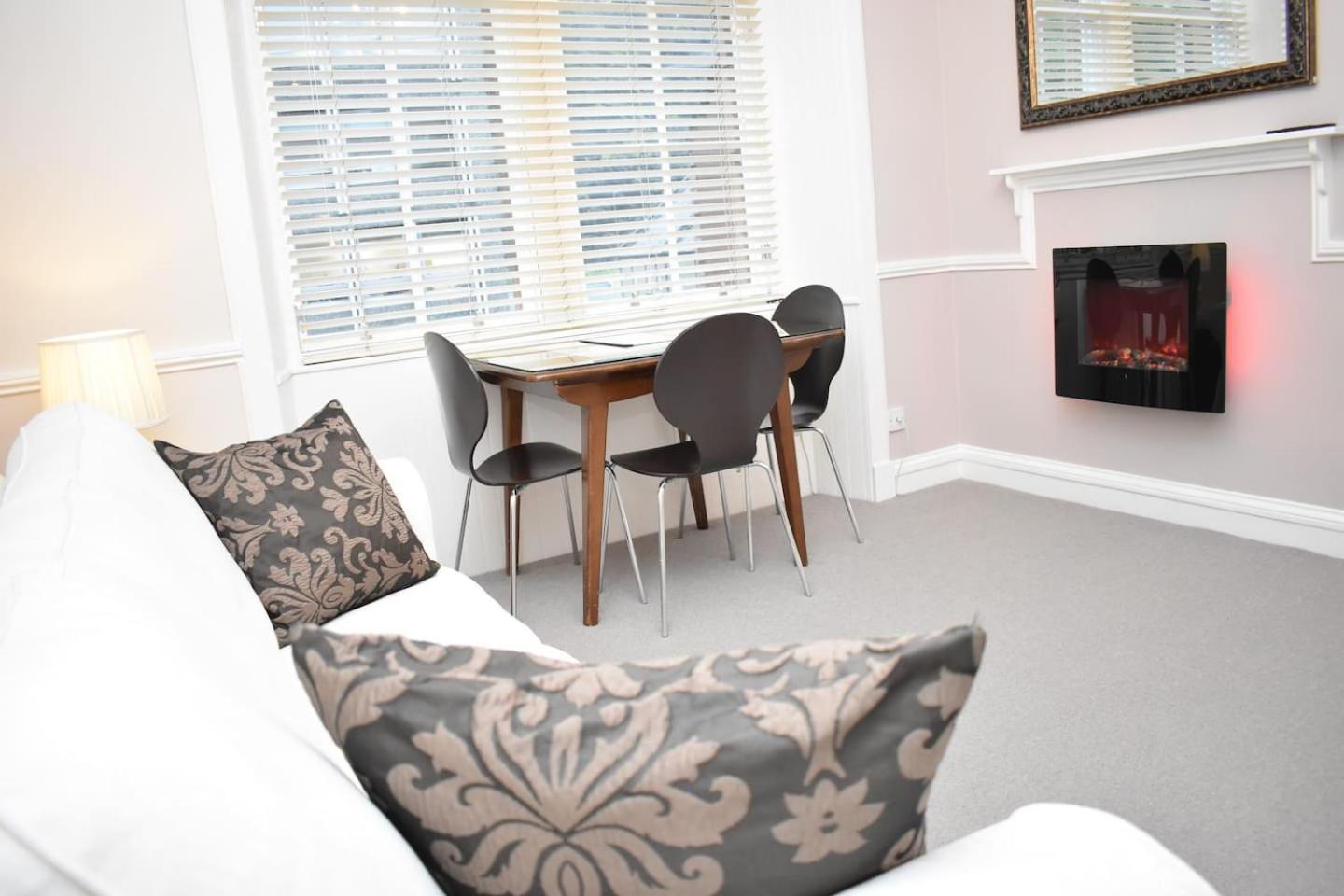 West Port - 2Br In The Heart Of The Old Town Just Off The Grassmarket Edinburgh Ngoại thất bức ảnh