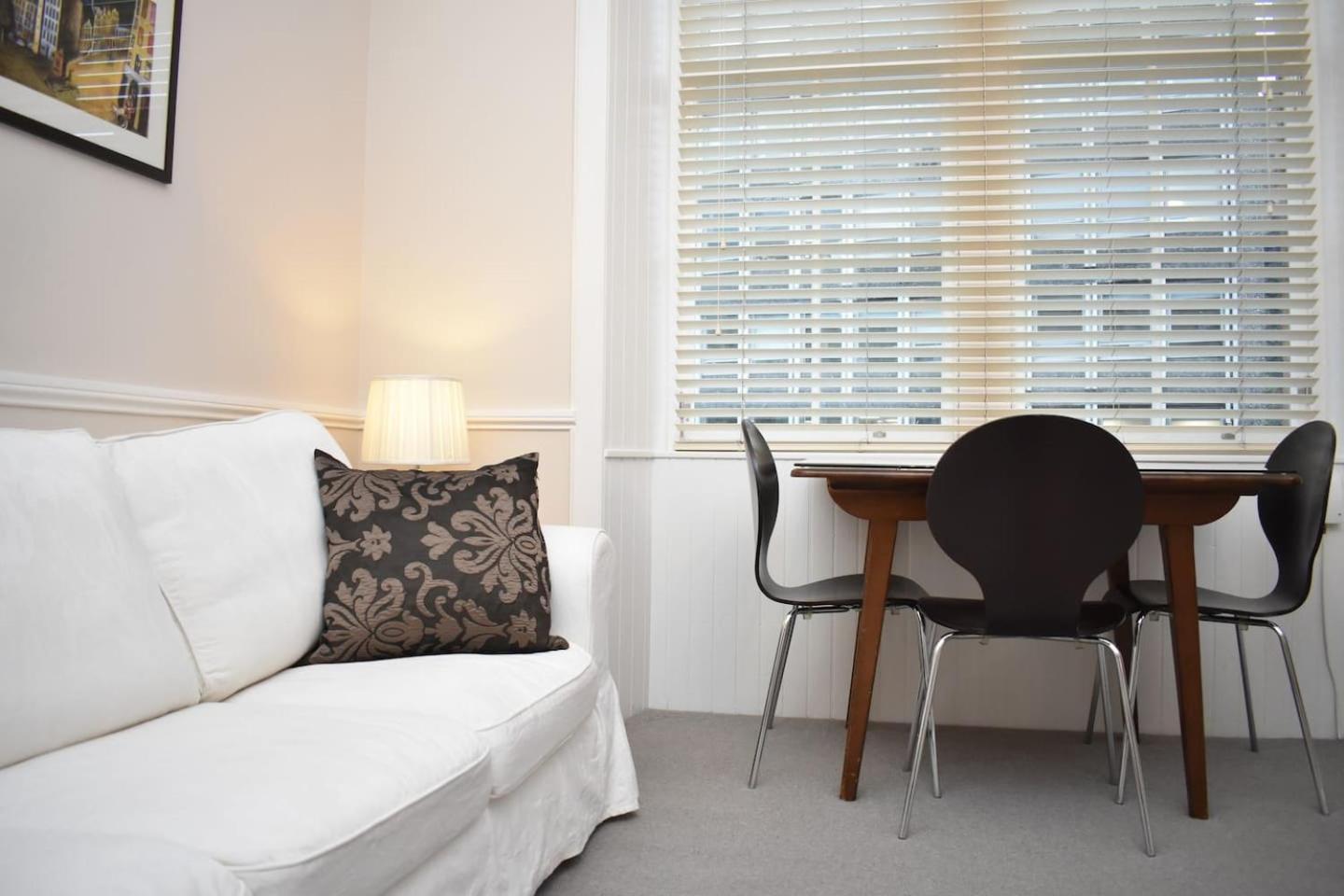 West Port - 2Br In The Heart Of The Old Town Just Off The Grassmarket Edinburgh Ngoại thất bức ảnh