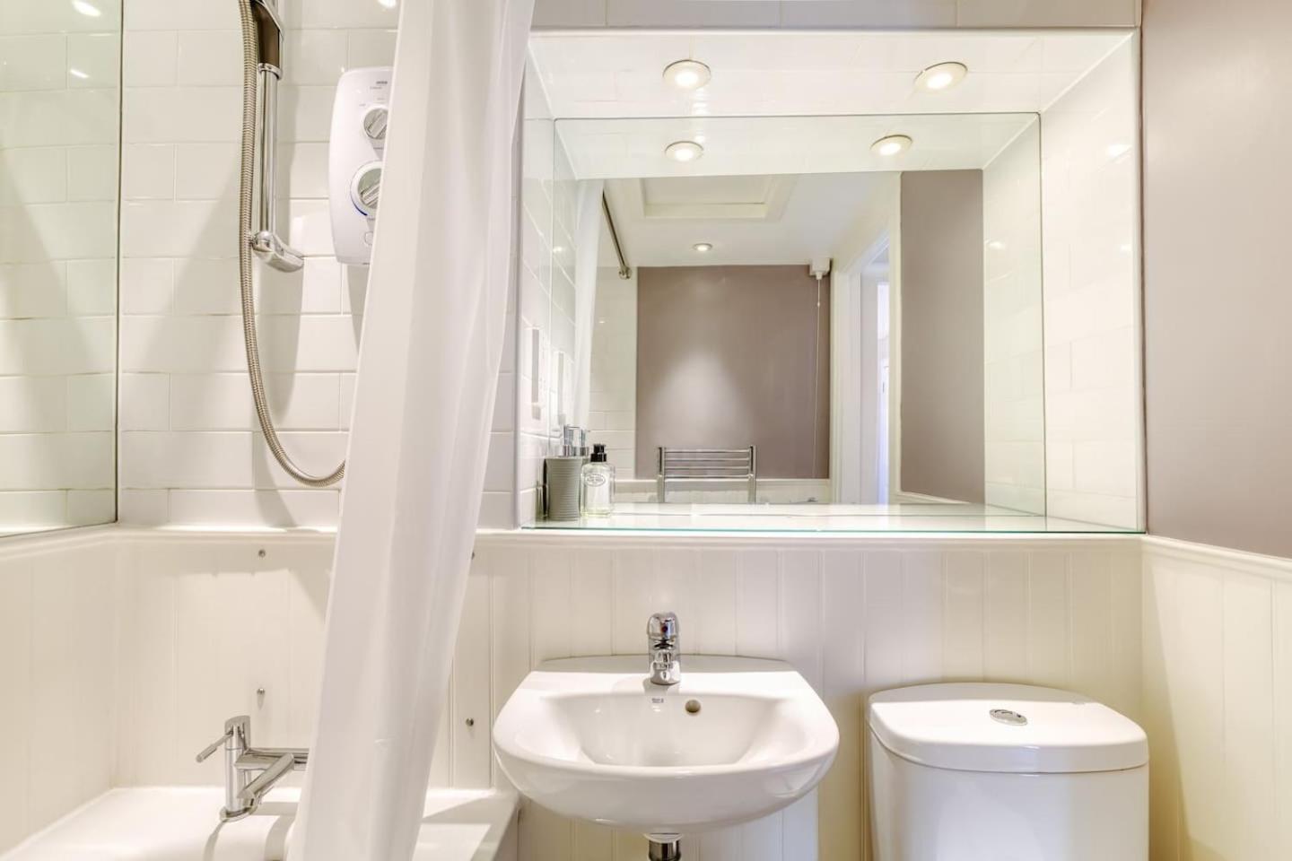 West Port - 2Br In The Heart Of The Old Town Just Off The Grassmarket Edinburgh Ngoại thất bức ảnh